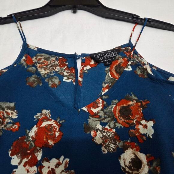 Sweet Wanderer Woman's Blue Flowered Top size S openings in shoulders - Picture 5 of 7